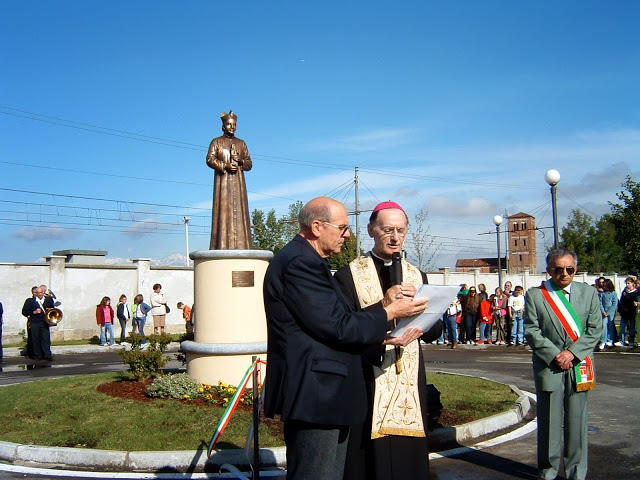Inaugurazione Monumento a don Abbondo Inaugurazione Monumento a don Abbondo